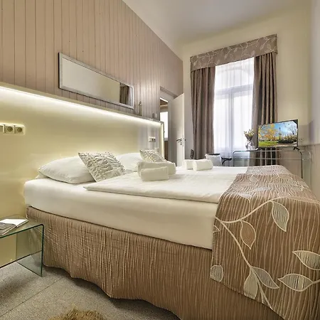 Otel Anette 3*