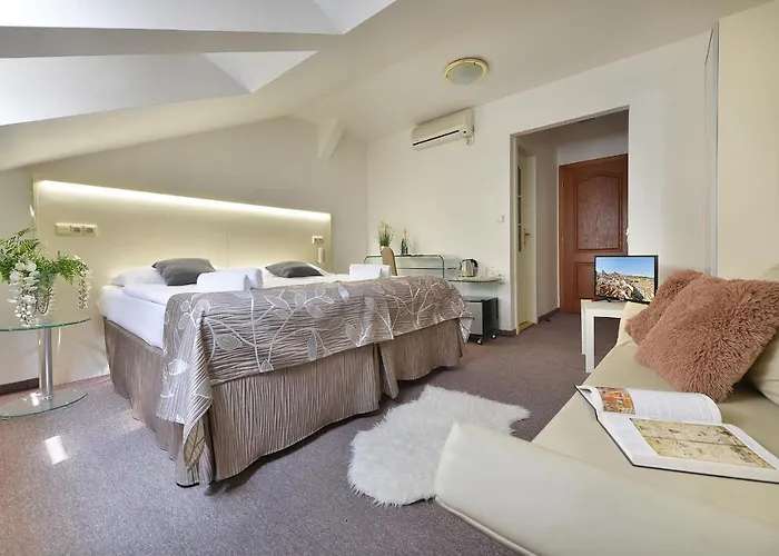 Anette Hotel 3*