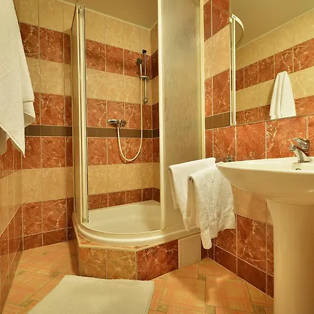 Hotell Anette 3*