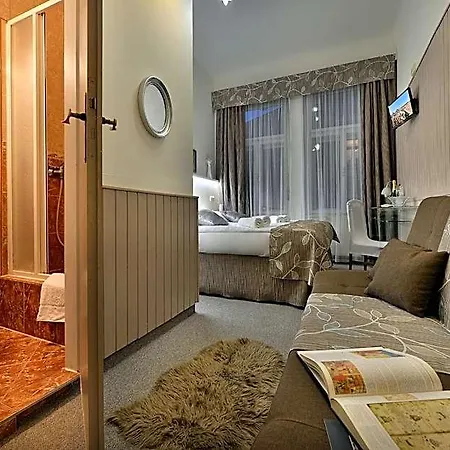 Anette Hotel