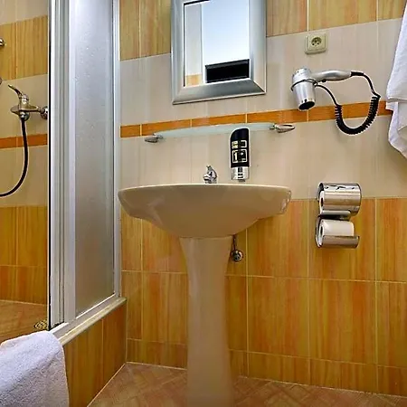 Hotel Anette 3*